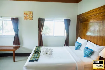 Habitación Doble Deluxe con bañera — First and Frang Hotel - Koh Phangan